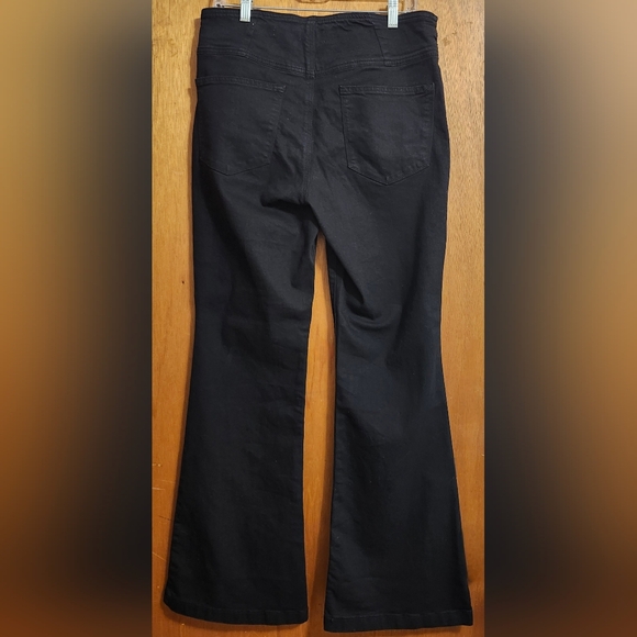 NWOT Melisa Flares PULL-ONS By Sophia Vergara...black. - Picture 2 of 7